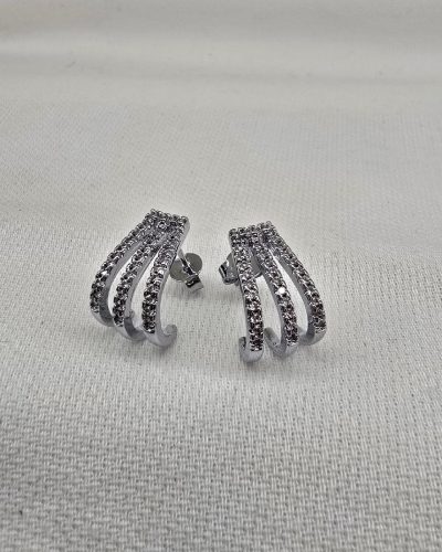 Brinco Meia Argola Cravejada com Zircônias no Ródio - 1,5 cm